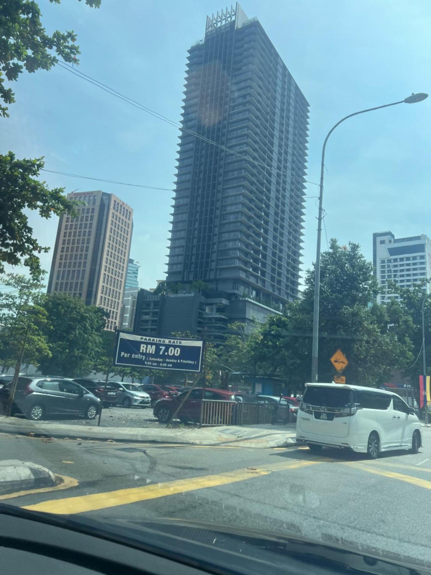 Anggun Kl My *